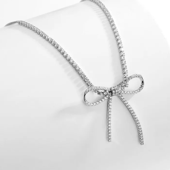 Stunning Silver Bowknot Necklace - Picture 2 of 3